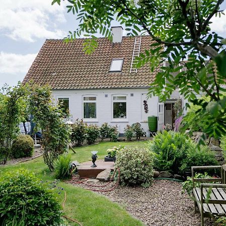 4 Person Holiday Home In Allinge エクステリア 写真