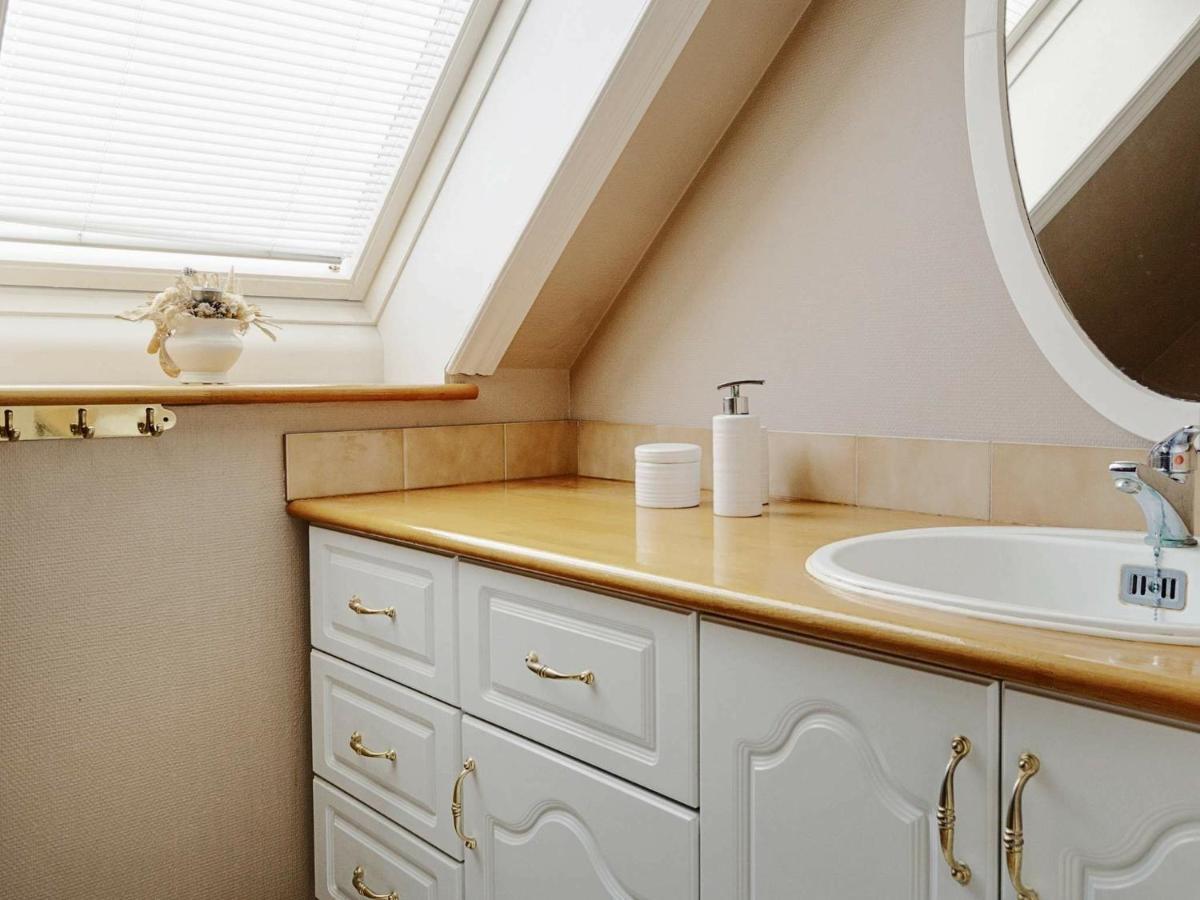 4 Person Holiday Home In Allinge エクステリア 写真